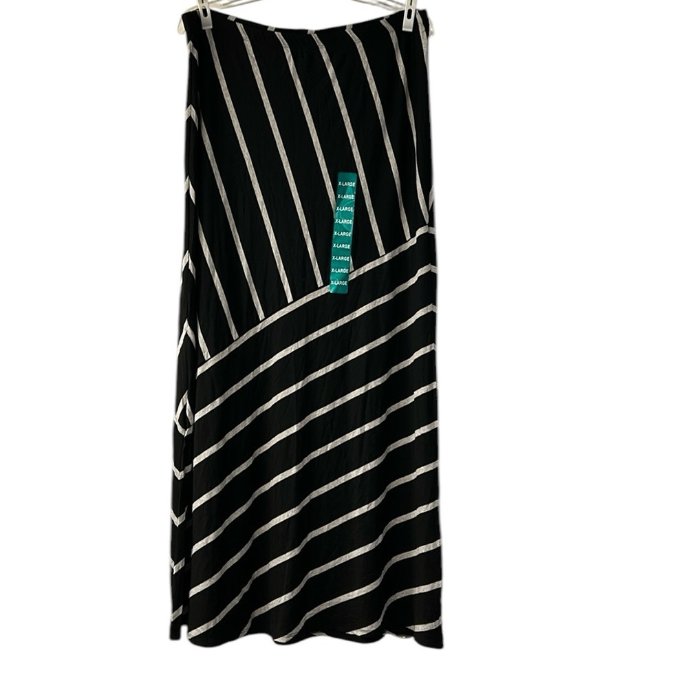 NWT Matty Size M Black And Gray Stripe Maxi Pull-On Skirt